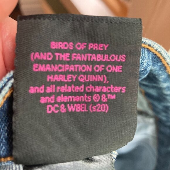 Harley Quinn Birds Of Prey DC Comics  Destructed Hi-Rise Shorts size 1-XS - Picture 8 of 9